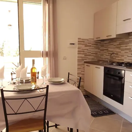 Residenza Rosa Maria אורוסיי